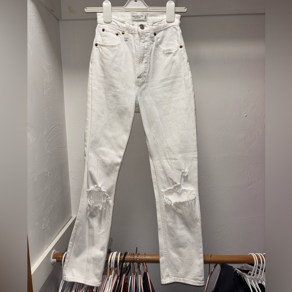Abercrombie - The Ankle Straight Ultra High Rise